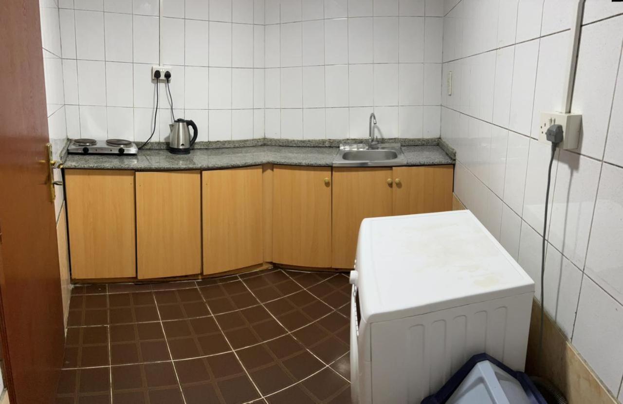 Al Zahabiya Hotel Apartments Dubai Bagian luar foto